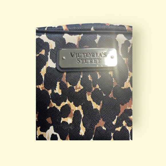 VICTORIA'S SECRET NWOT MINI CROSSBODY BAG ANIMAL PRINT - Picture 2 of 4